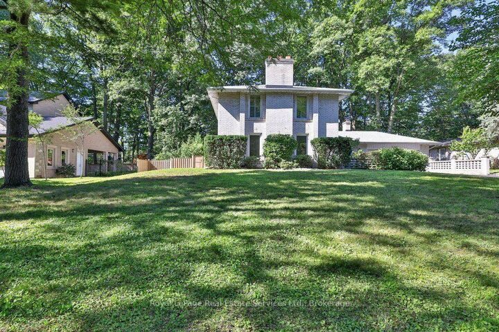 Property Photo:  328 Dalewood Drive  ON L6J 4P5 