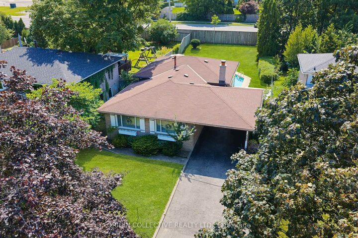 Property Photo:  983 Parthia Crescent  ON L4Y 2K9 