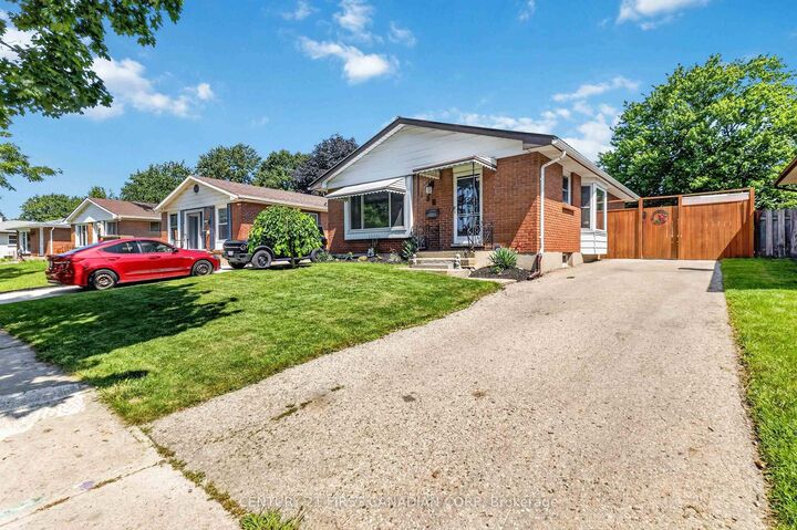 Photo de la propriété:  138 Harding Crescent  ON N6E 1G3 