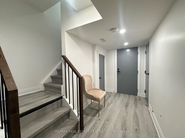 Property Photo: 23 Oblate Crescent Basement Apartment ON L6Y 0K2