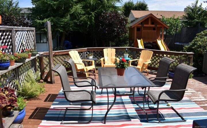 Property Photo: 885 Shellbourne Blvd BC V9W 4Z7