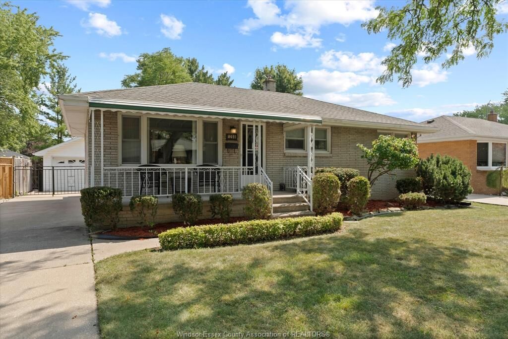 Photo de la propriété:  1280 Parkview Avenue  ON N8S 2Y1 