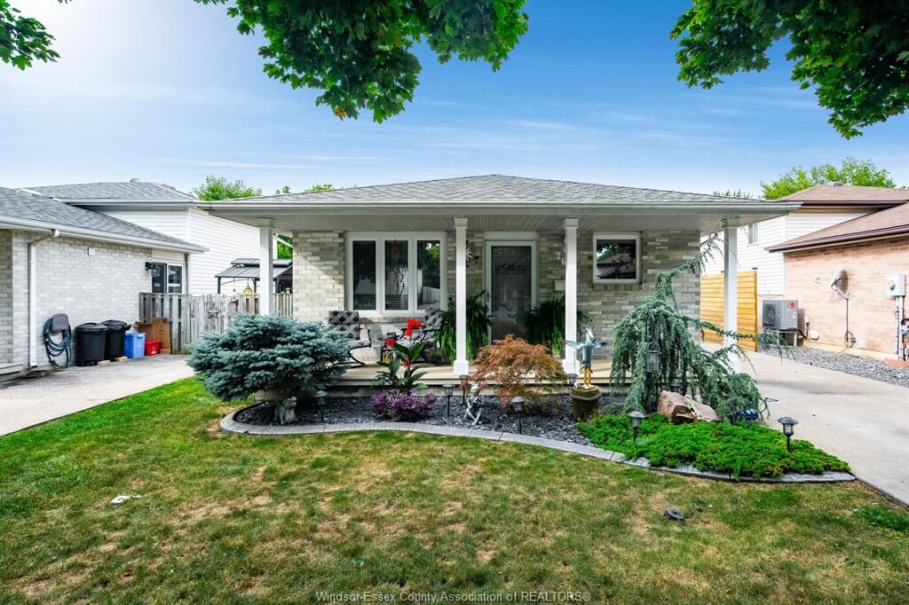 Photo de la propriété:  2677 Robert Road  ON N8W 5L8 