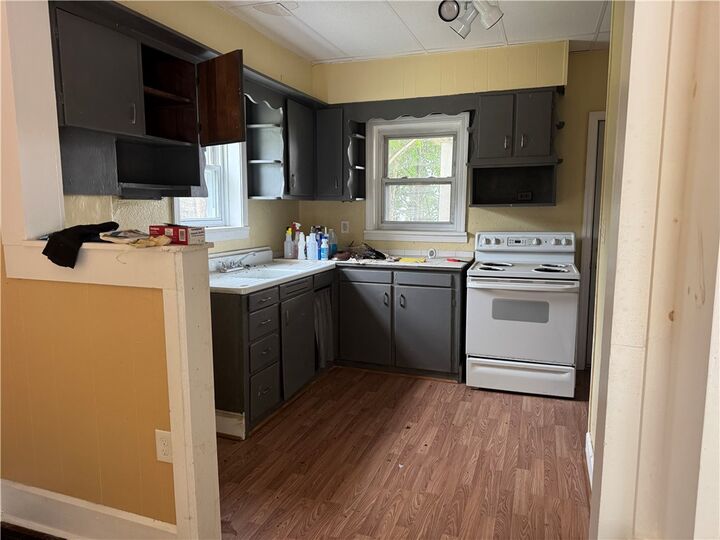 Property Photo:  323 Summit Ave  PA 16117 