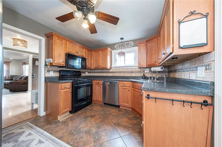 Property Photo:  104 Murrysville Rd  PA 15085 