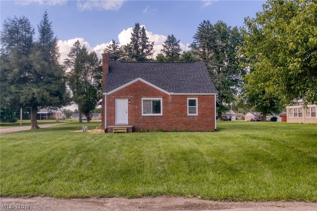 Property Photo:  539 Figueroa Place SE  OH 44707 