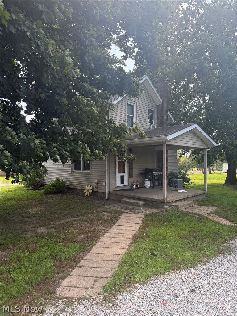 Property Photo:  303 Wertz Street  OH 44618 