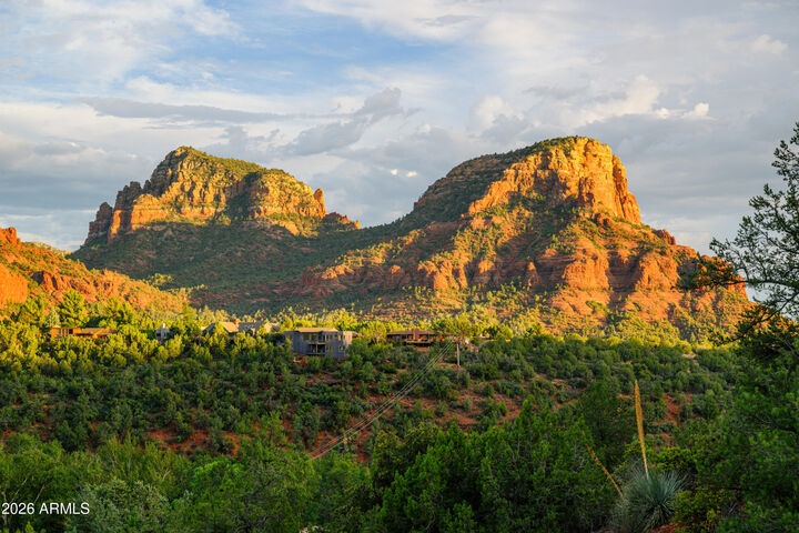 Property Photo:  303 Oak Ridge Lane  AZ 86336 