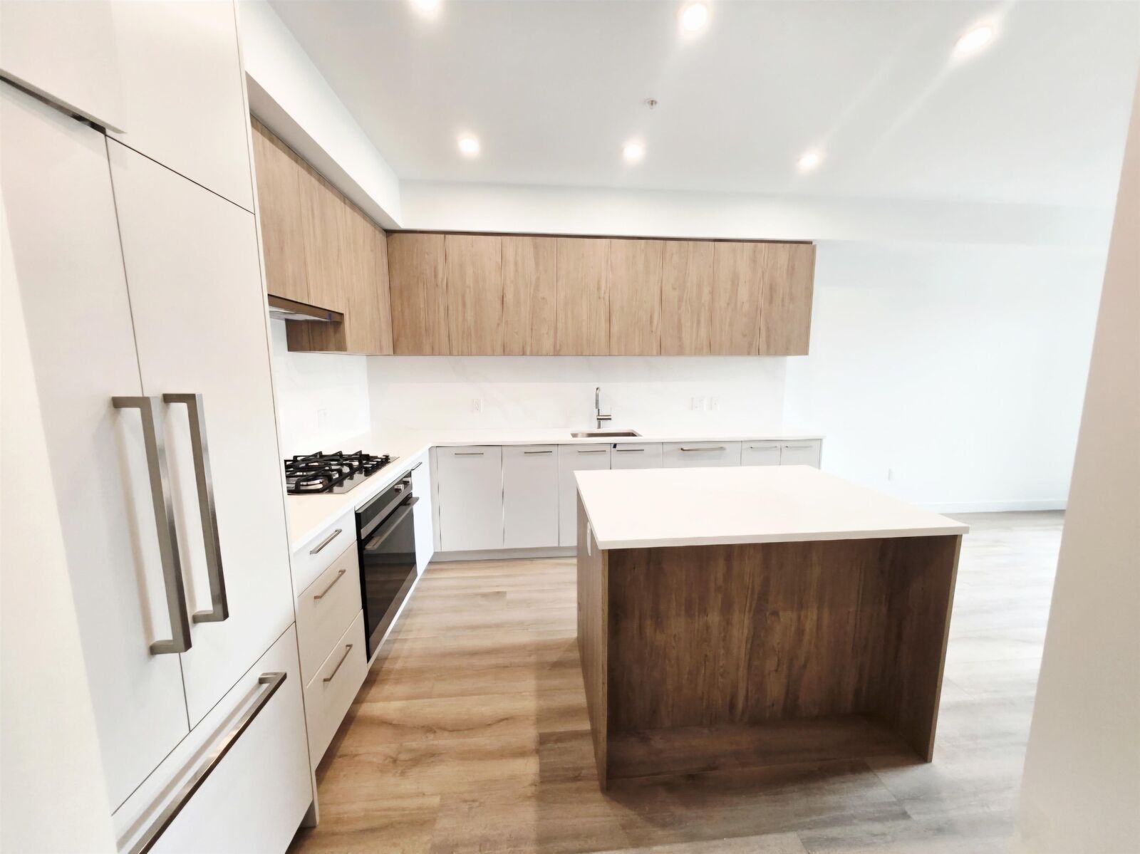 Property Photo:  601 Rochester Ave 406  BC V3K 2V3 