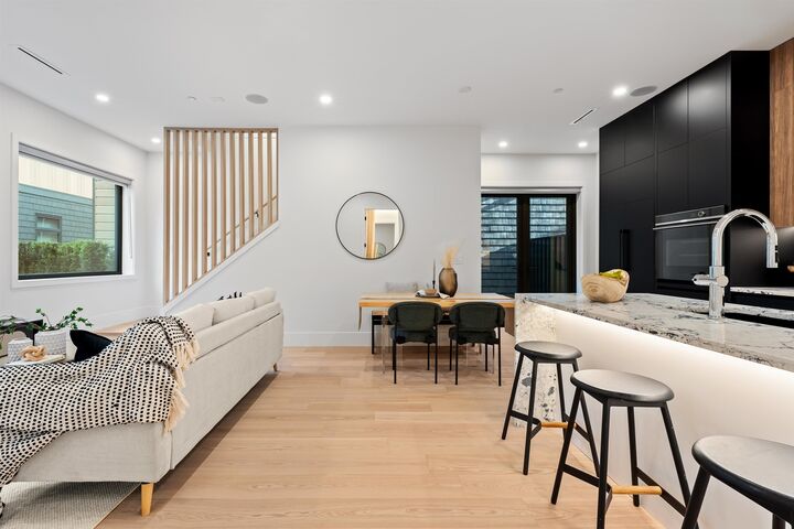 Property Photo: 5034 Granville Street 1 BC V6M 3B4