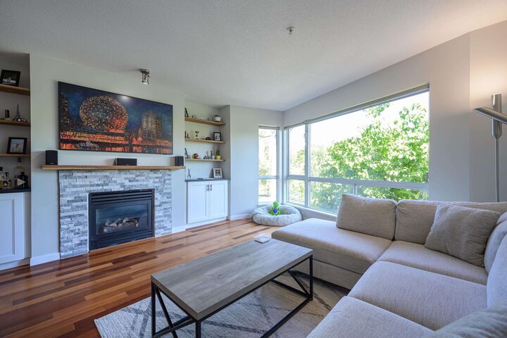 Property Photo:  676 W 6th Avenue 220  BC V5Z 1A3 