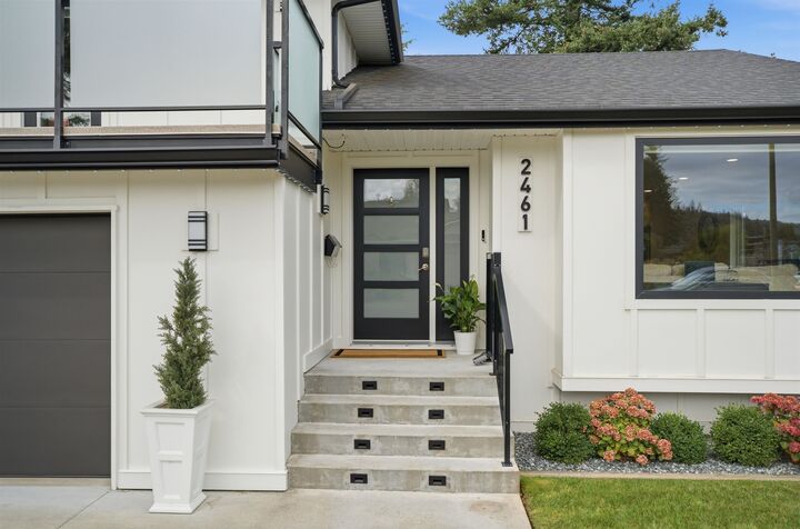Property Photo:  2461 Grosvenor Place  BC V2S 6R5 