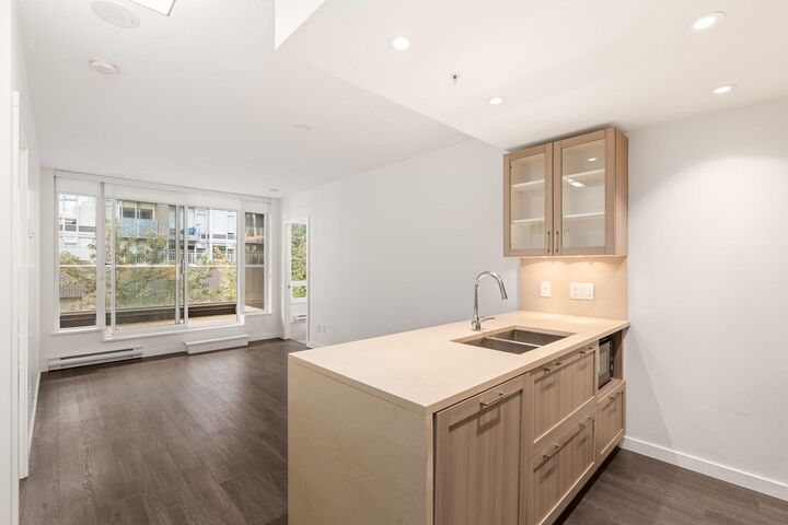 Property Photo: 5598 Ormidale Street 621 BC V5R 0E5