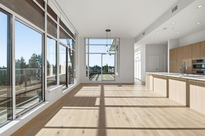 Property Photo: 1295 Conifer Street 504 BC V7J 0B4