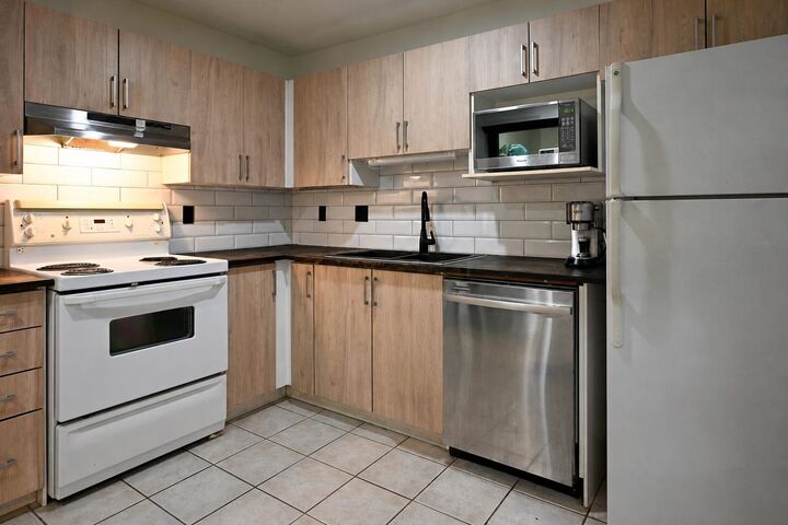 Property Photo: 20189 54 Avenue 108 BC V3A 3W2