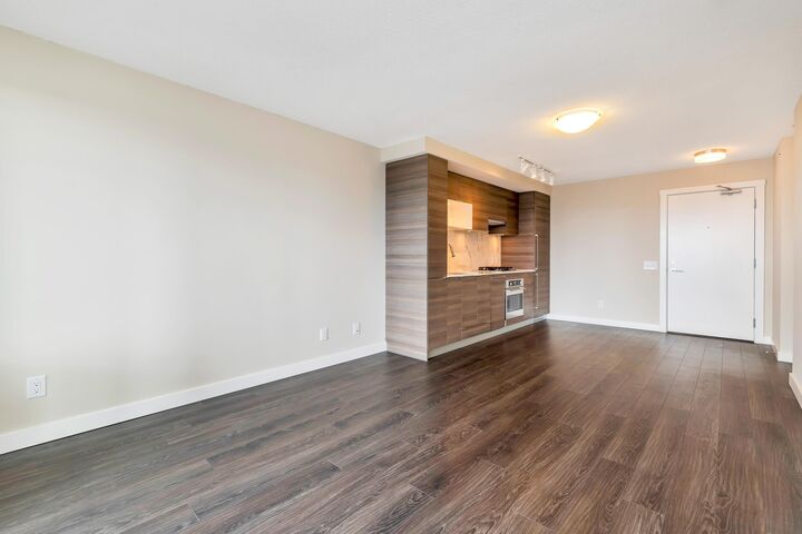 Property Photo: 602 Como Lake Avenue 1407 BC V3J 0G2