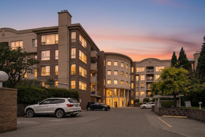 Property Photo: 33731 Marshall Road 304 BC V2S 1L5