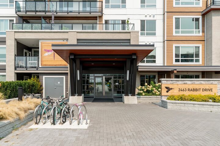 Property Photo: 2463 Rabbit Drive 513 BC V4M 0G6
