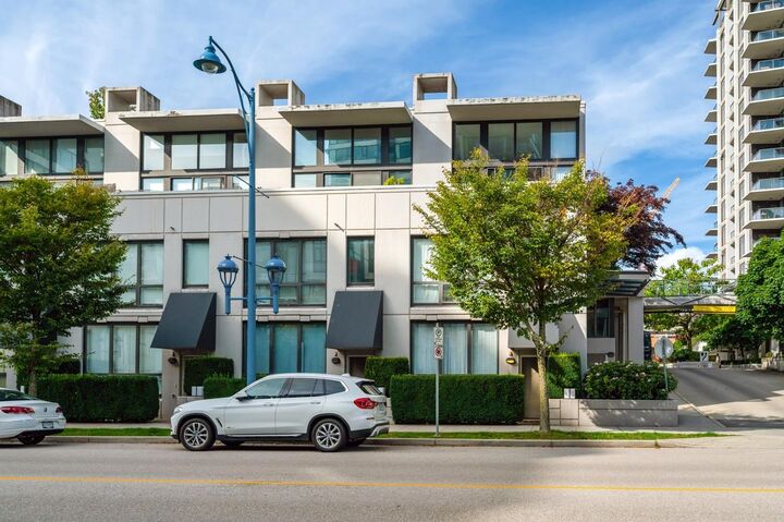 Property Photo: 7911 Ackroyd Road 6 BC V6X 4L6