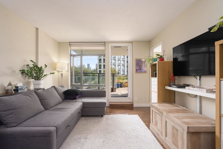 Property Photo:  3660 Vanness Avenue 508  BC V5R 6H8 
