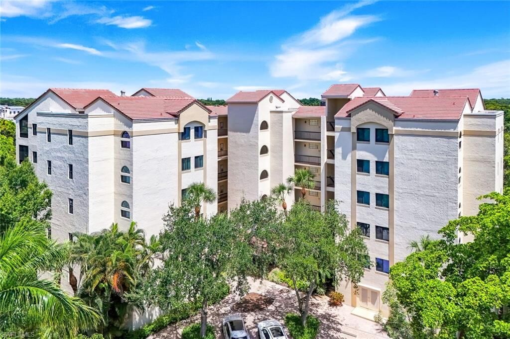 Property Photo:  6520 Valen Way 104  FL 34108 