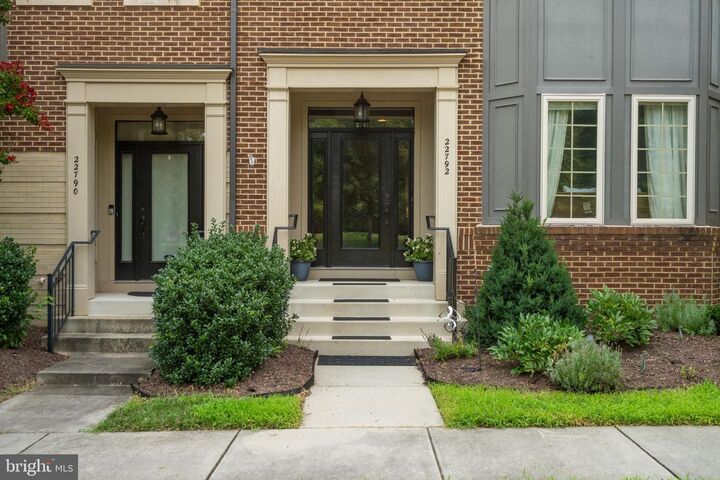 Property Photo: 22792 Sagamore Square VA 20148