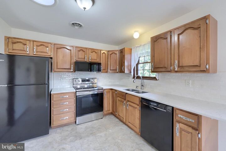 Property Photo:  1189 Ridge Avenue  PA 17512 