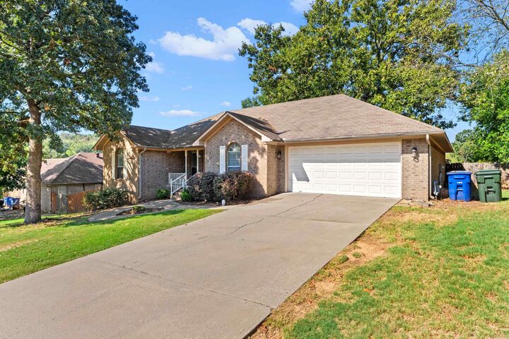 Property Photo:  1685 Nuthatch Cir  AR 72034-8676 