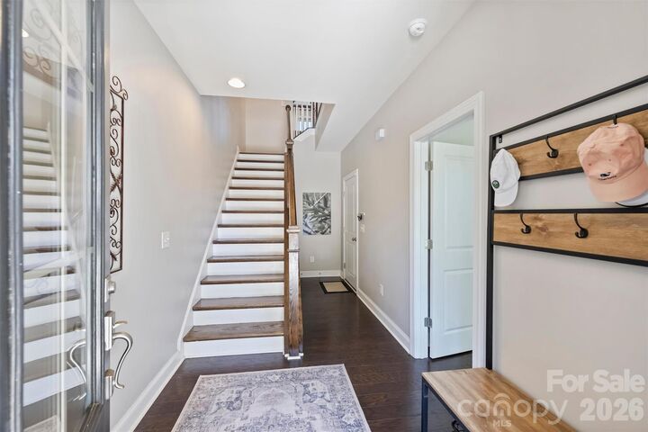 Property Photo:  1125 Towns Hill Way  NC 28209 