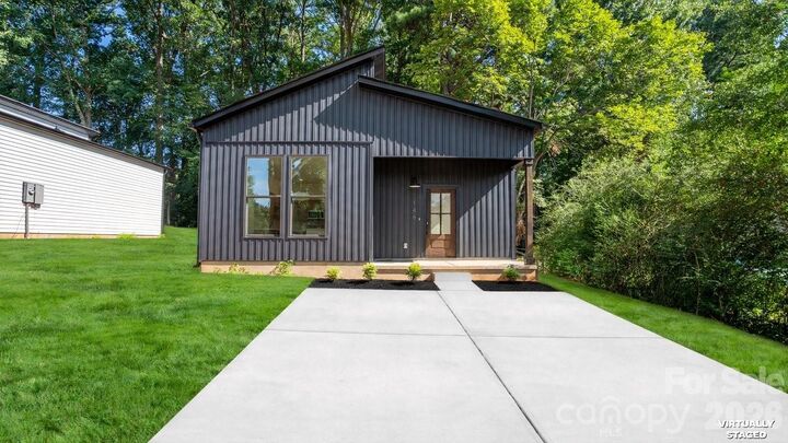 Property Photo: 146 Norris Drive NC 28147