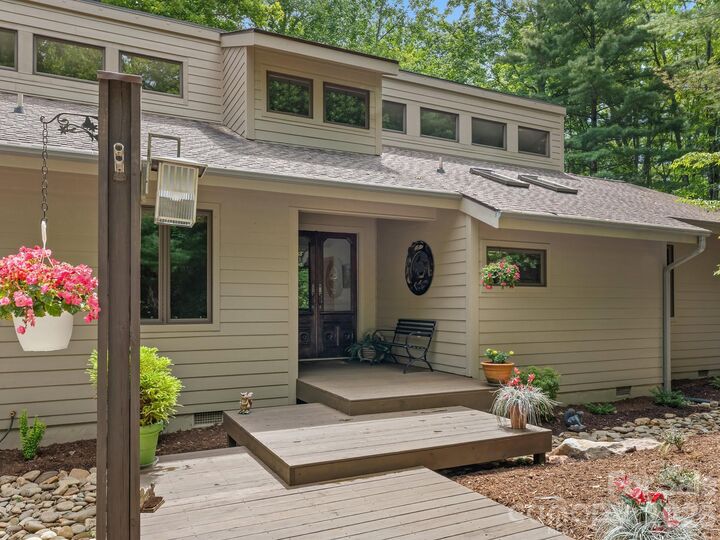 Property Photo: 1370 Salola Lane NC 28712