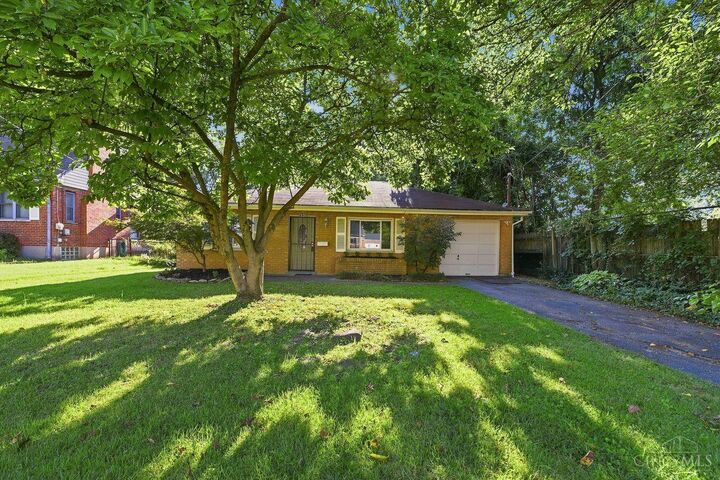 Property Photo: 6908 Rob Vern Drive OH 45239
