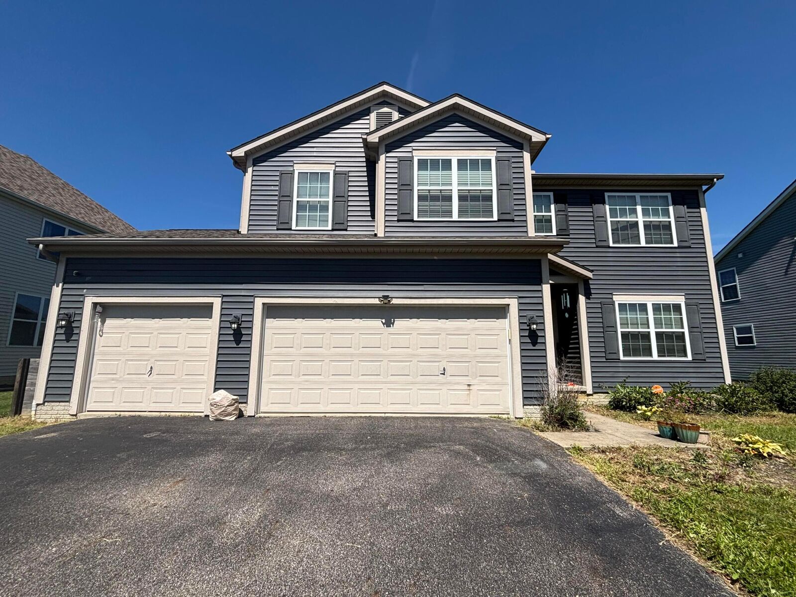Property Photo:  196 Silver Maple Road  OH 43116 