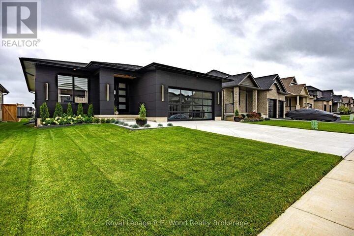 Property Photo: 7 Sycamore Drive ON N4G 5S3