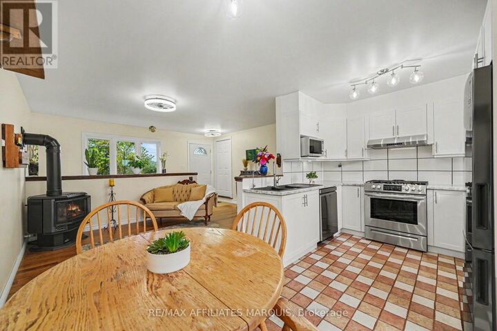 Property Photo:  428 Johnston Road  ON K0G 1R0 