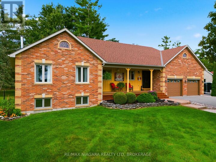 Property Photo:  115 Pinewood Boulevard  ON K0M 2T0 