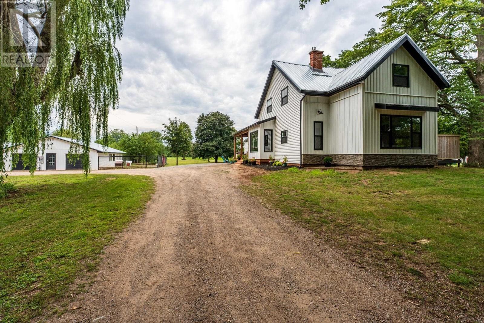 Property Photo:  997 Maple Avenue  NS B0P 1C0 