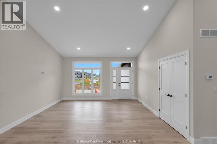 Property Photo:  587 Keil Trail North  ON N7L 0G8 
