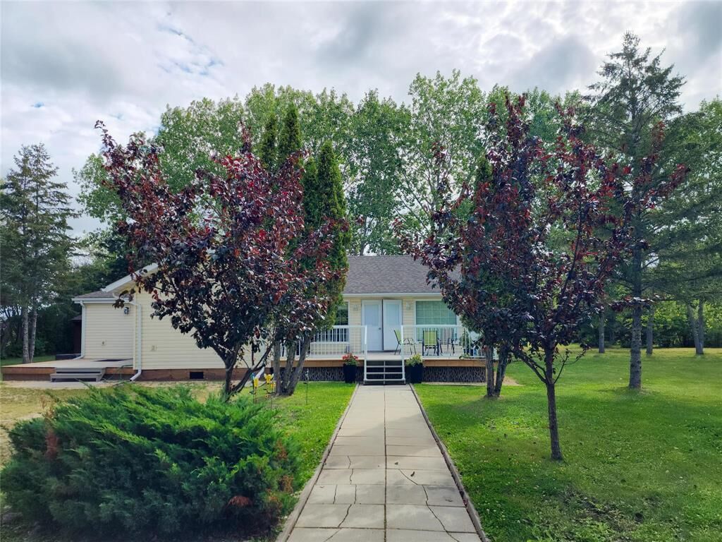 Property Photo:  45 Duna Bay  MB R0C 2R0 