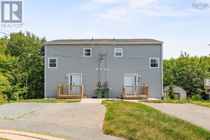 114 Thornhill Drive — photo 1