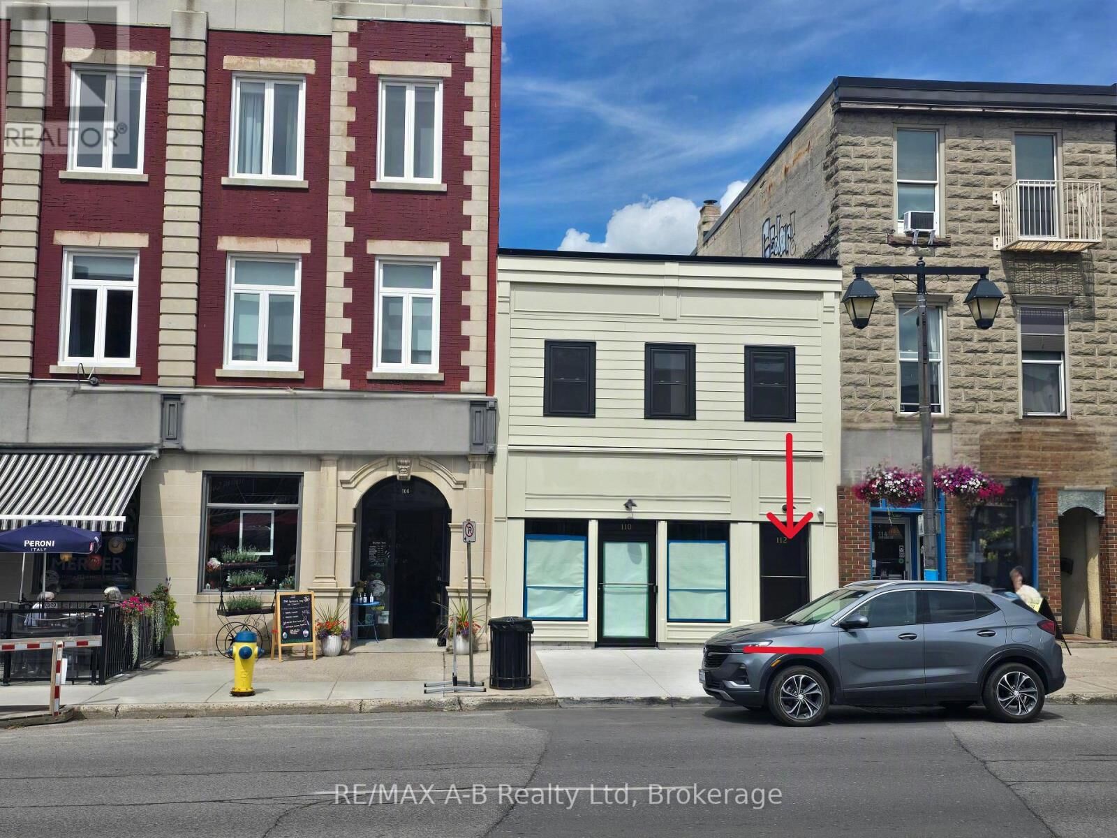 Property Photo:  112 Ontario Street 2  ON N5A 7Y4 