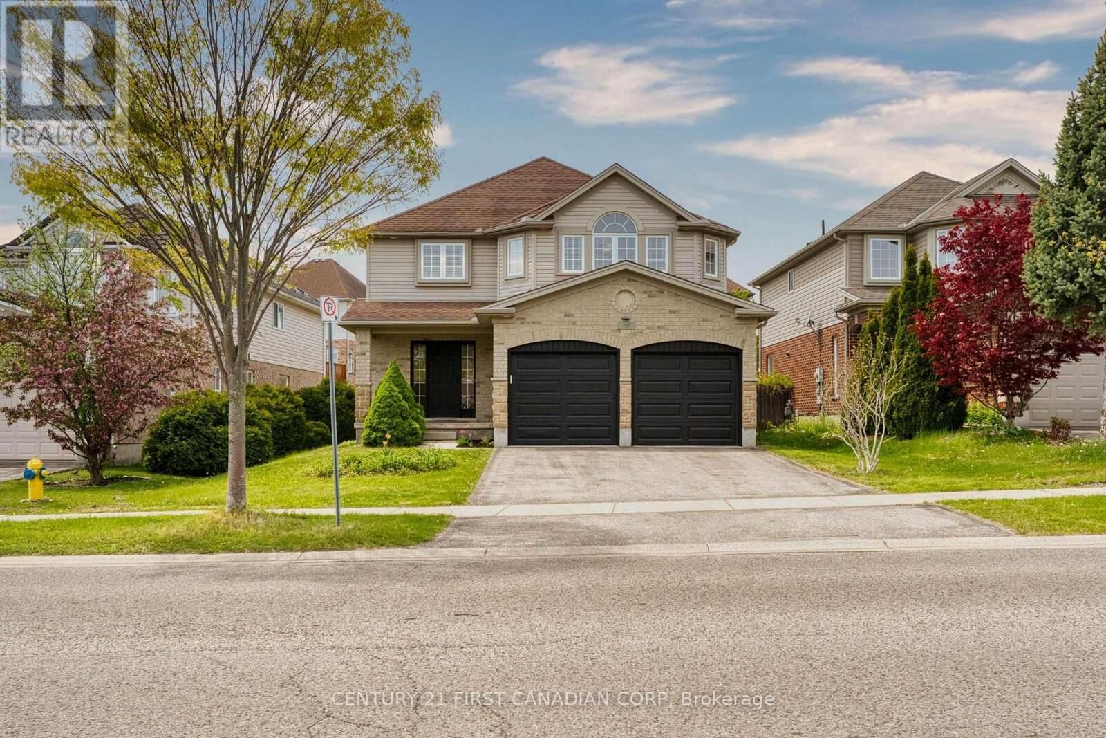 Property Photo: 799 Oakcrossing Road ON N6H 5V9