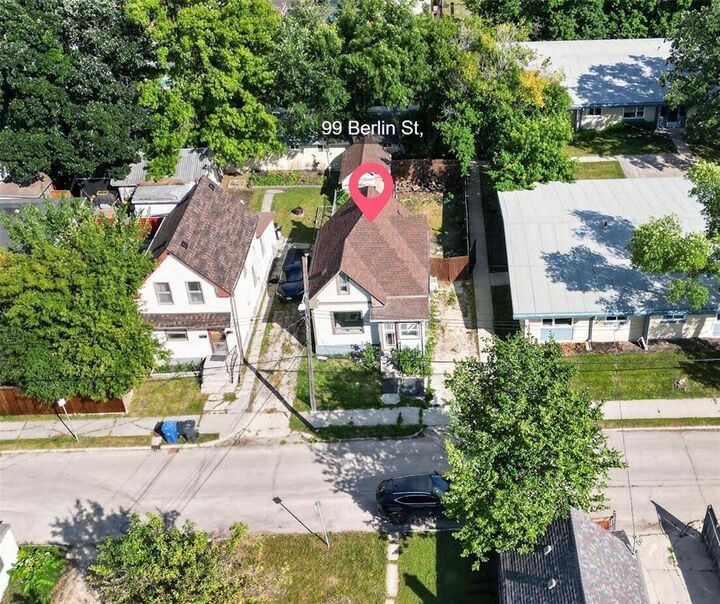 Property Photo: 99 Berlin Street MB R2L 1J1
