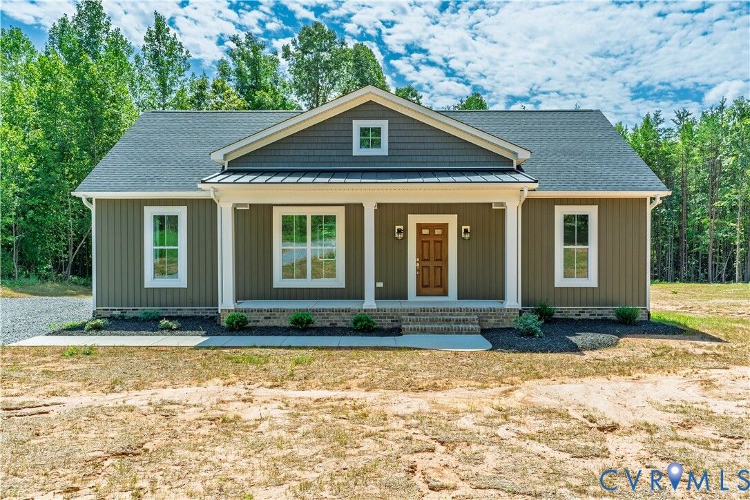Property Photo: 5672 Darlington Heights Road VA 23901