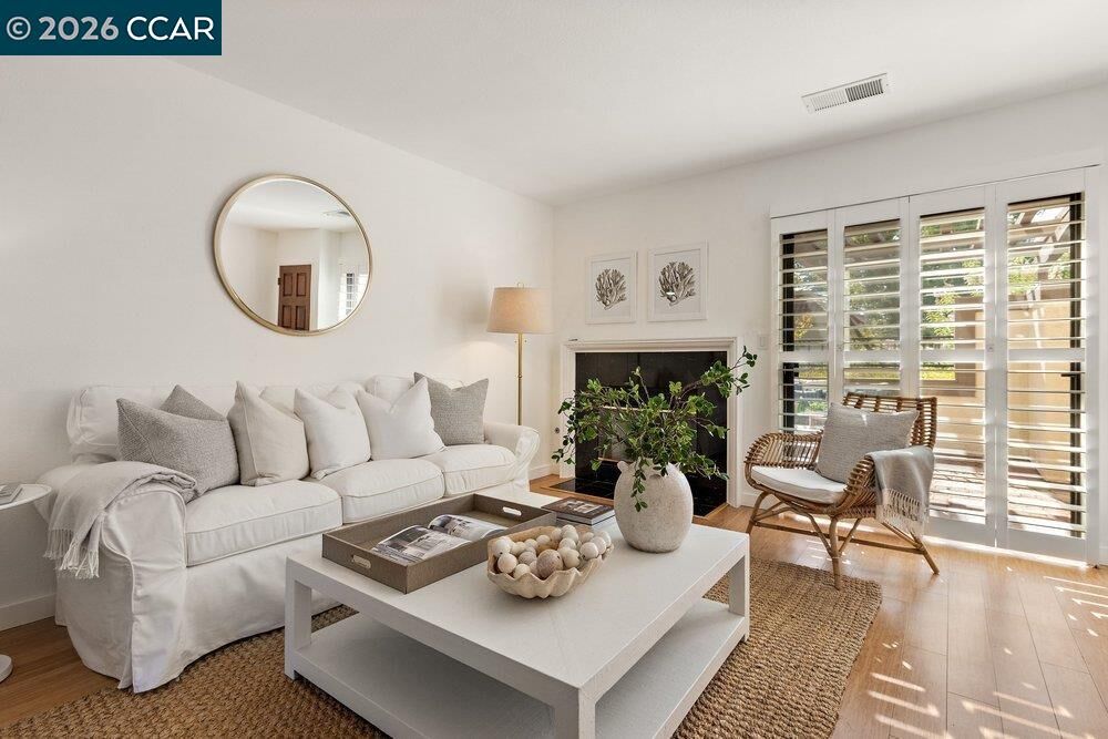 Property Photo: 564 Churchill Downs Ct CA 94597