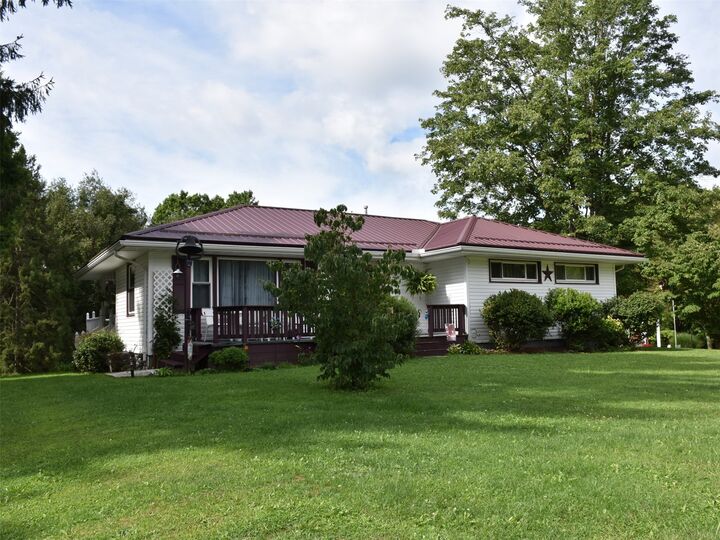 Property Photo:  809 E Jamestown Road  PA 16134 
