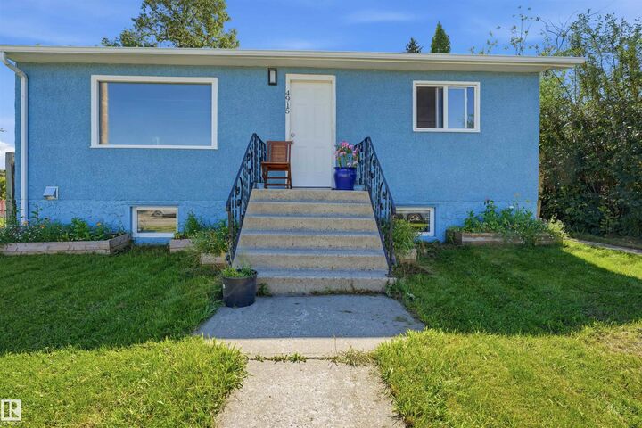 Property Photo:  4915 49 Avenue  AB T0E 1V0 