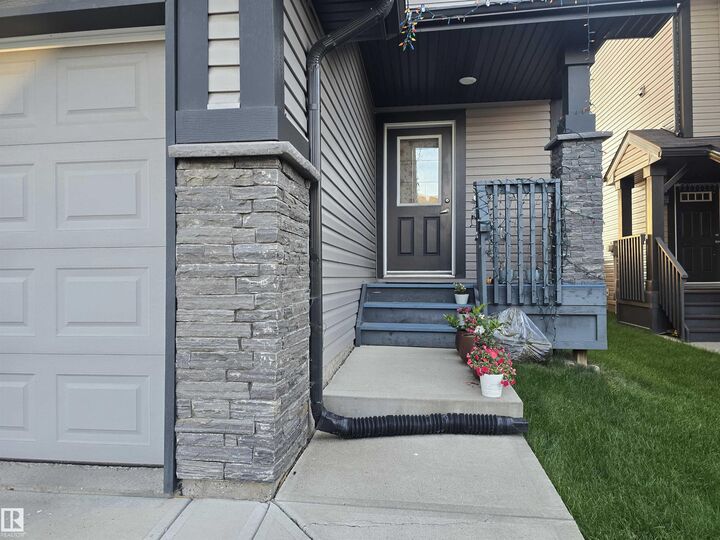 Property Photo:  1474 33B Street NW  AB T6T 0X6 