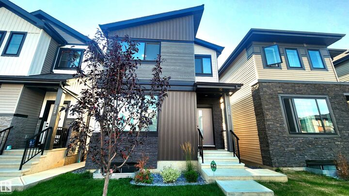 220 28 Street SW — photo 1