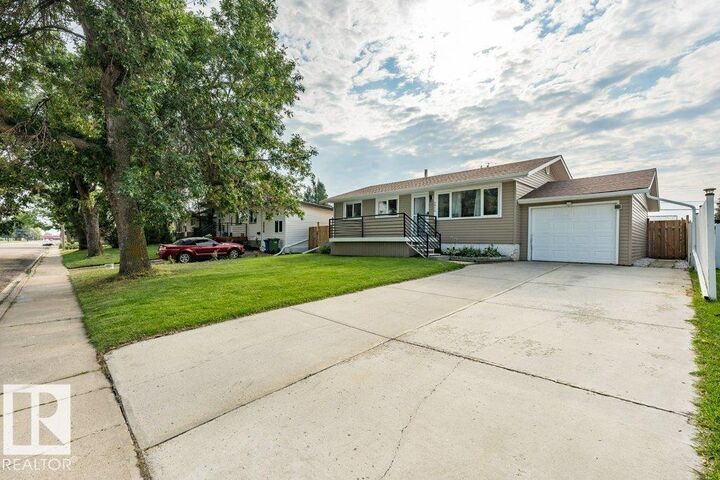 Property Photo:  4012 55 Street  AB T9A 1T4 
